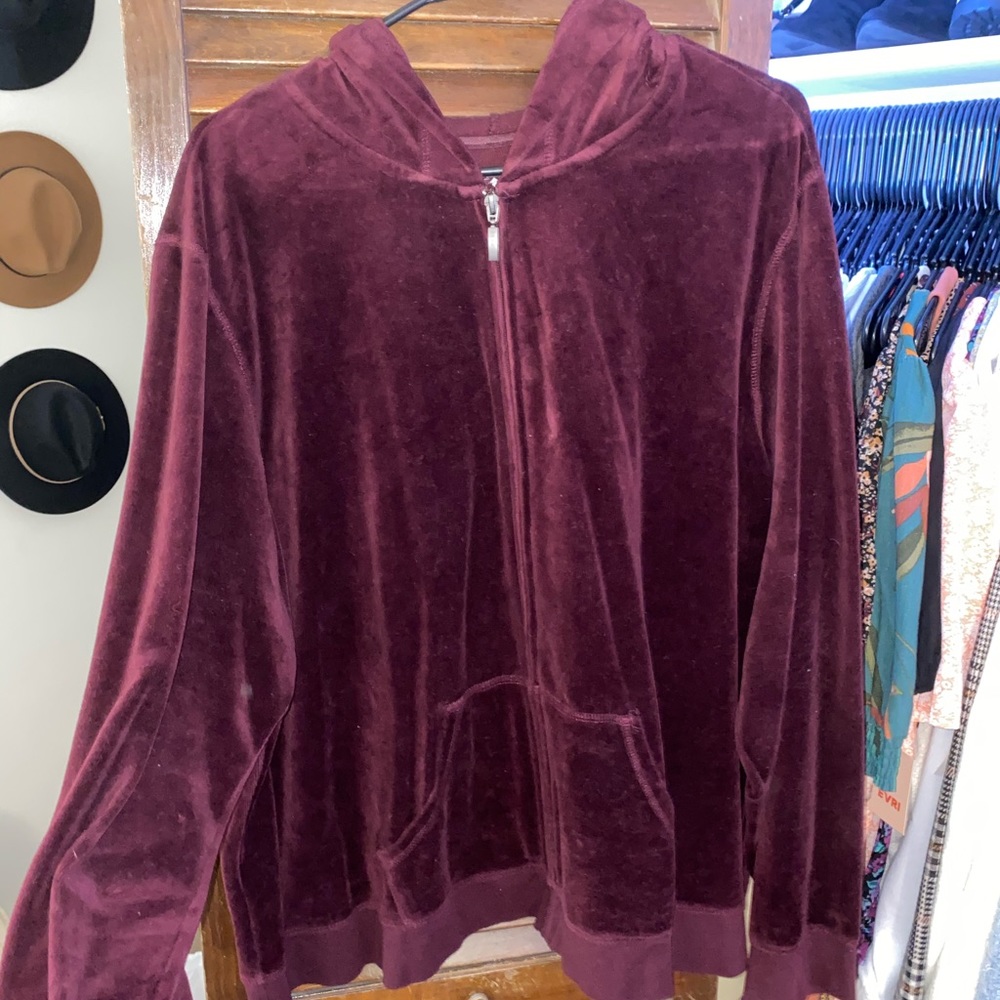 St. John’s Bay Women’s Sweatsuit Set